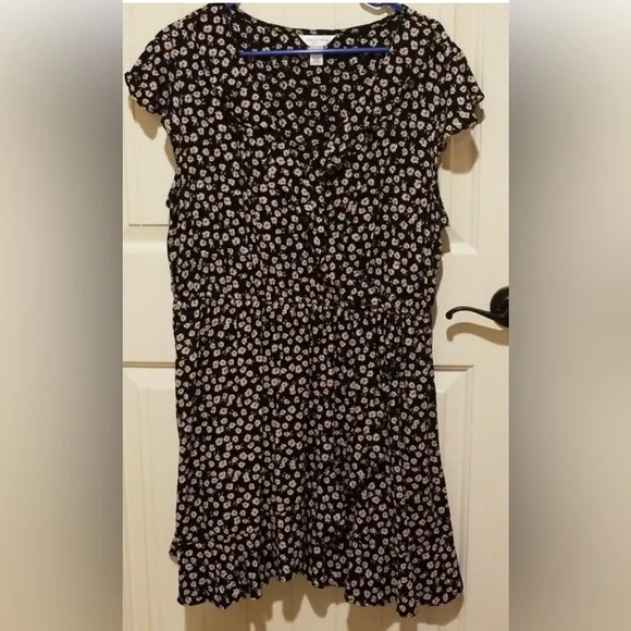 Arizona Jean Company faux wrap print mini dress with ruffled edges - Picture 2 of 7